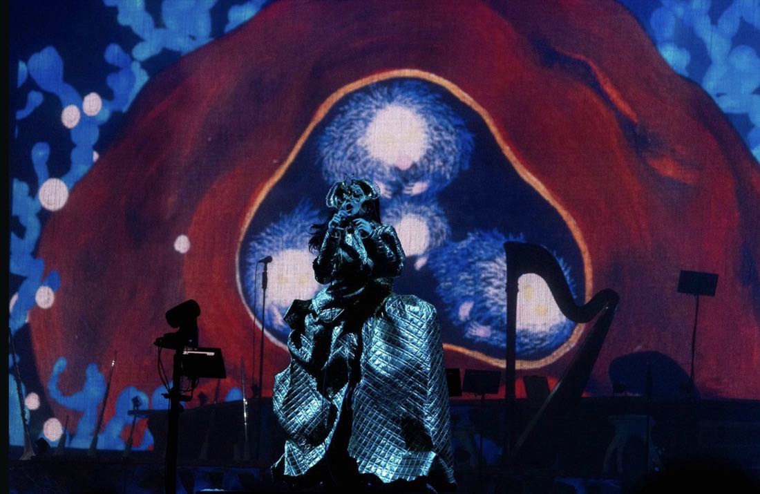 Björk en concert, tournée Cornucopia
